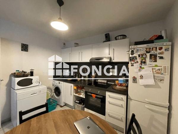 Location Appartement 2 pièces 46.16 m² - 12 RUE DU PLATEAU DES GLIERES Saint-etienne 42100