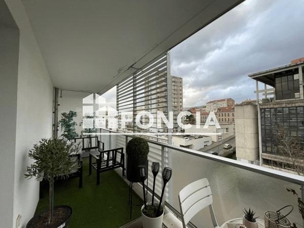 Location Appartement 2 pièces 46.16 m² - 12 RUE DU PLATEAU DES GLIERES Saint-etienne 42100