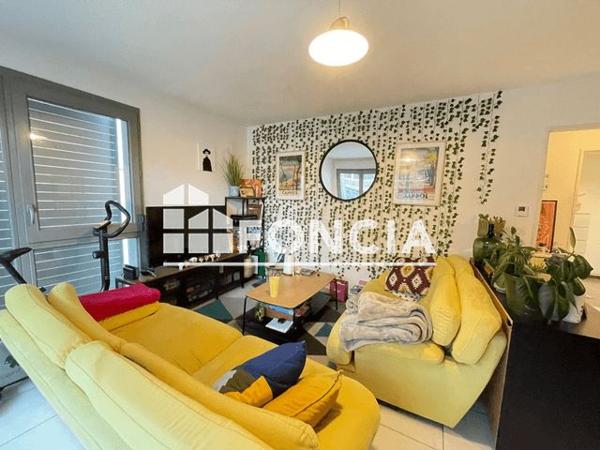 Location Appartement 2 pièces 46.16 m² - 12 RUE DU PLATEAU DES GLIERES Saint-etienne 42100