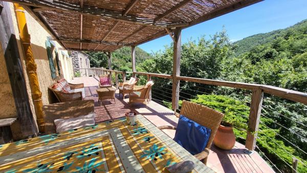 Splendide et spacieuse propriété avec dependances et piscine