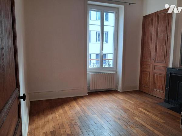 LYON 7ème appartement deux pièces 47,30m² cave
