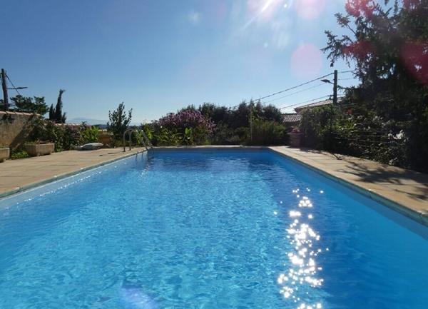 Maison à vendre    8 pièces •  Roquemaure