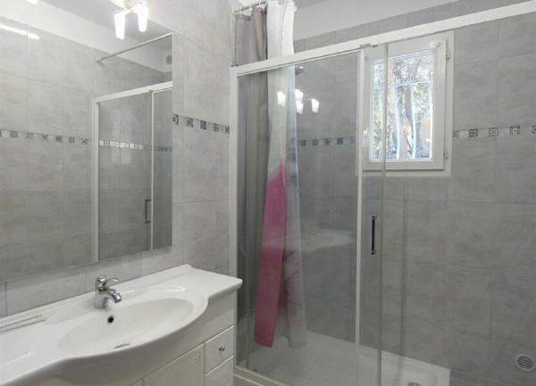 Maison à vendre    8 pièces •  Roquemaure