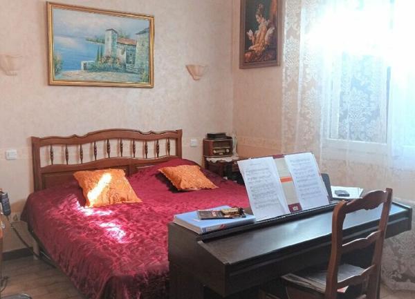 Maison à vendre    8 pièces •  Roquemaure