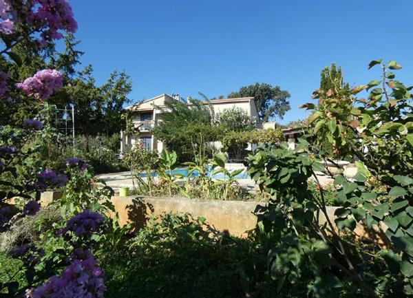 Maison à vendre    8 pièces •  Roquemaure