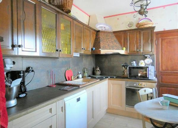 Maison à vendre    8 pièces •  Roquemaure