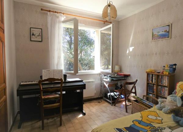 Maison à vendre    8 pièces •  Roquemaure