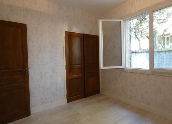 Maison à vendre    8 pièces •  Roquemaure