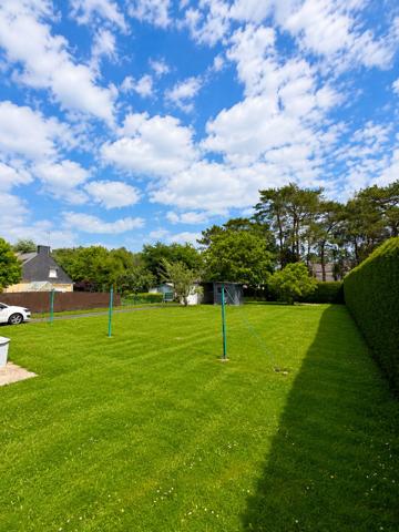 Maison familiale à Questembert – 4 chambres, jardin clos de 1 075 m²