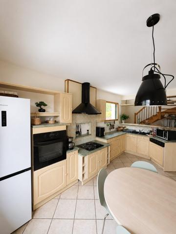 Maison familiale à Questembert – 4 chambres, jardin clos de 1 075 m²