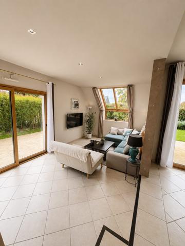Maison familiale à Questembert – 4 chambres, jardin clos de 1 075 m²