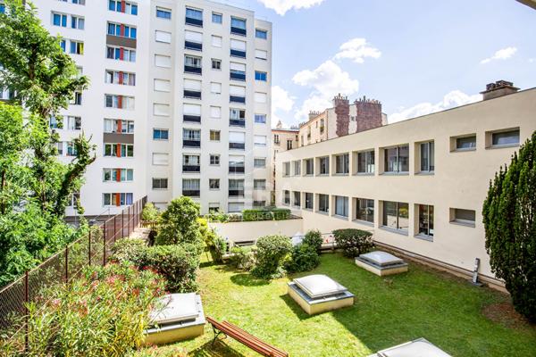 PARIS 75020 - Gambetta - Studio 26m² avec parking