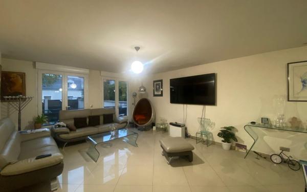 Maison à vendre    5 pièces • 160,43 m2 Villemomble