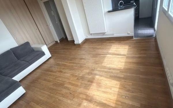 Appartement à vendre    1 pièce • 31,07 m2 Saint-Maur-des-Fossés