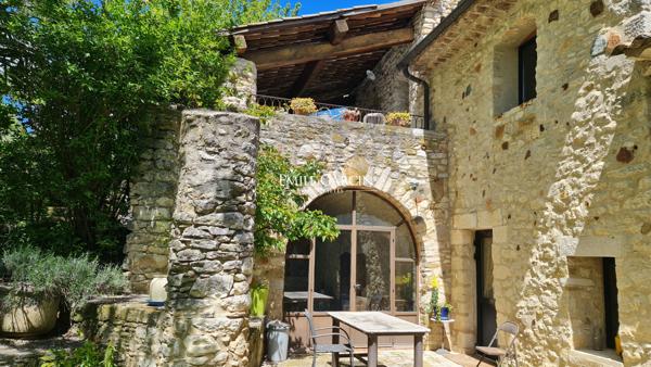 A vendre - Ancienne ferme du XVIIème, sur un domaine de près de 2 hectares - Parc du Luberon