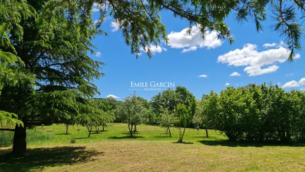 A vendre - Ancienne ferme du XVIIème, sur un domaine de près de 2 hectares - Parc du Luberon