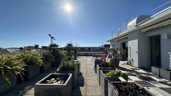 VILLA SUR LES TOITS À LA MÉDIATHÈQUE