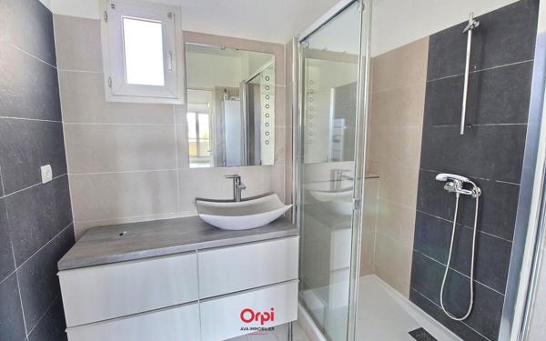 Appartement à vendre    3 pièces • 70,53 m2 Marseille 11