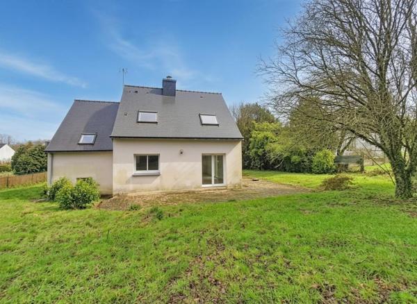 LOCHRIST :  Maison familiale au calme avec grand jardin
