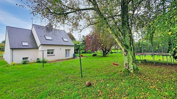 LOCHRIST :  Maison familiale au calme avec grand jardin