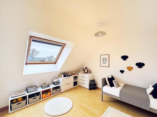 LOCHRIST :  Maison familiale au calme avec grand jardin