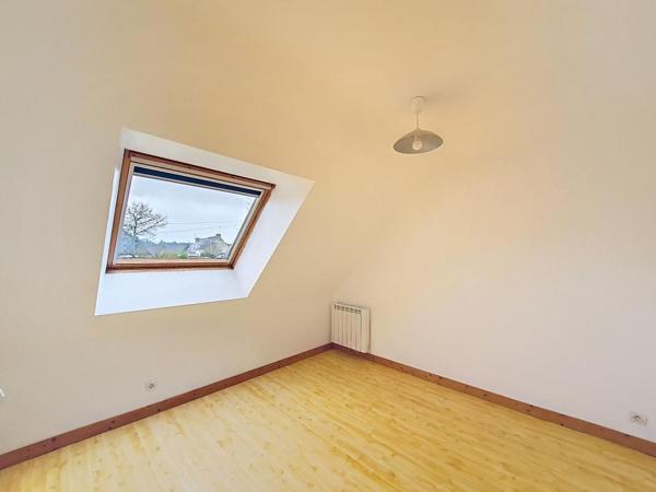 LOCHRIST :  Maison familiale au calme avec grand jardin