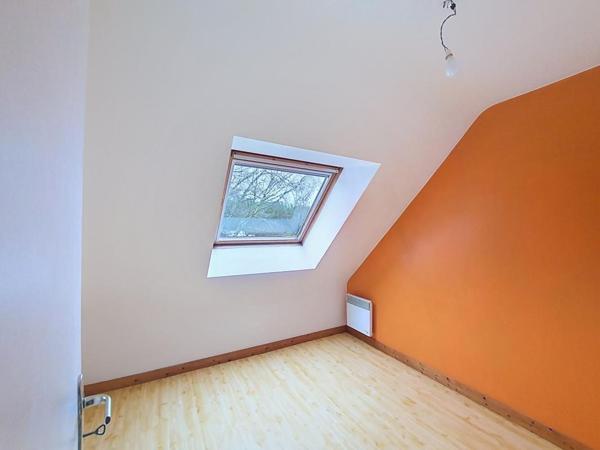 LOCHRIST :  Maison familiale au calme avec grand jardin