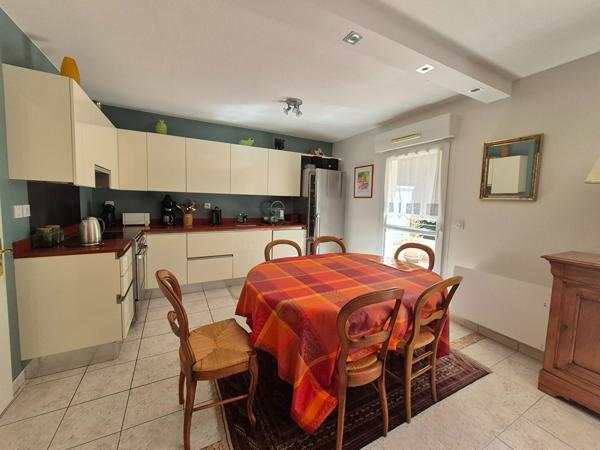 Appartement T.4 à AURAY CENTRE VILLE 87m² vue sur le PARC JEAN ROYERE, garage, parking et cave , Auray