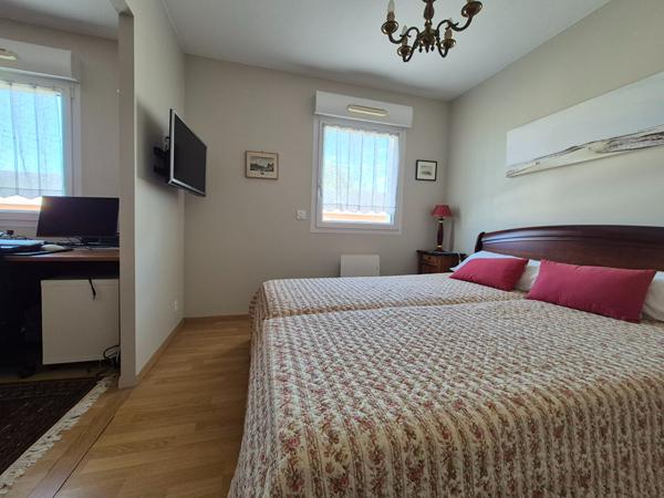 Appartement T.4 à AURAY CENTRE VILLE 87m² vue sur le PARC JEAN ROYERE, garage, parking et cave , Auray