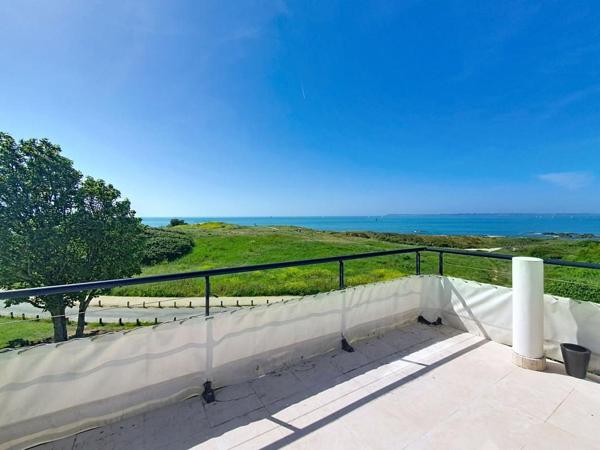 LARMOR-PLAGE : Exceptionnel appartement au dernier étage avec vue mer