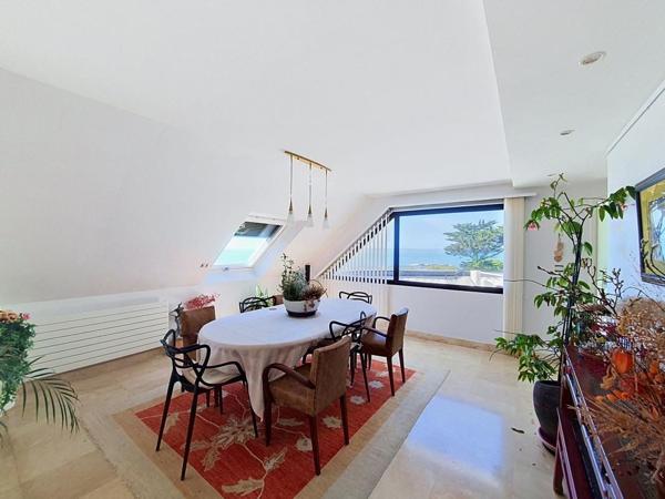 LARMOR-PLAGE : Exceptionnel appartement au dernier étage avec vue mer