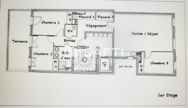 Appartement T4 de 91m², refait à neuf matériaux de qualité et vendu meublé, terrasse, ascenseur, place de parking.