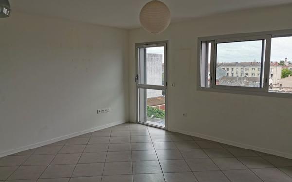 Appartement à vendre    2 pièces • 49 m2 Bordeaux
