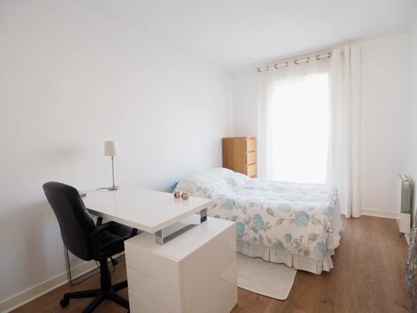 Parc de Bécon. 4 pièces moderne avec balcons, cave et parking.