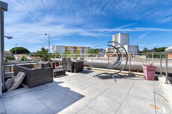 Maison
         5 pièces
        - 170 m² Exclusivité 399 000 € *