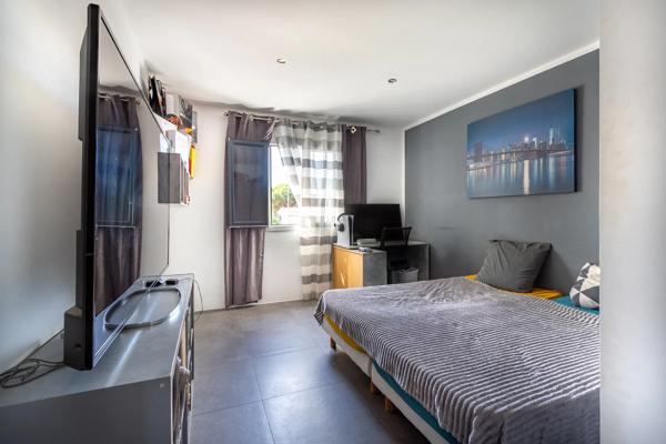 Maison
         5 pièces
        - 170 m² Exclusivité 399 000 € *