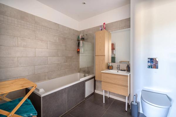 Maison
         5 pièces
        - 170 m² Exclusivité 399 000 € *