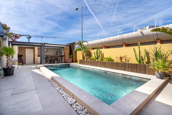 Maison
         5 pièces
        - 170 m² Exclusivité 399 000 € *