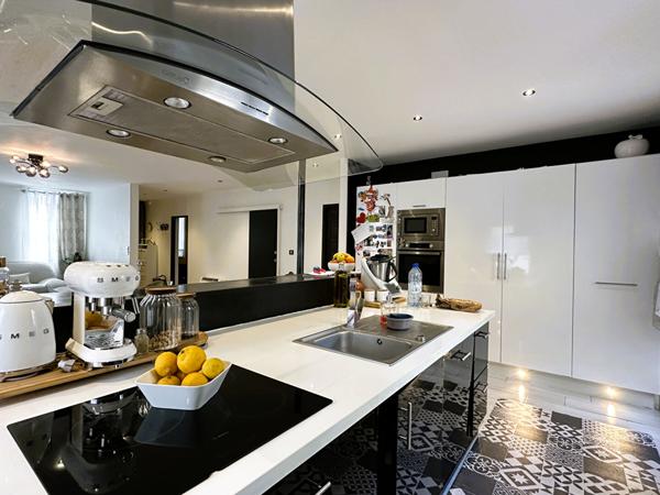 Maison avec deux logements independants, fort potentiel locatif ! Carcassonne