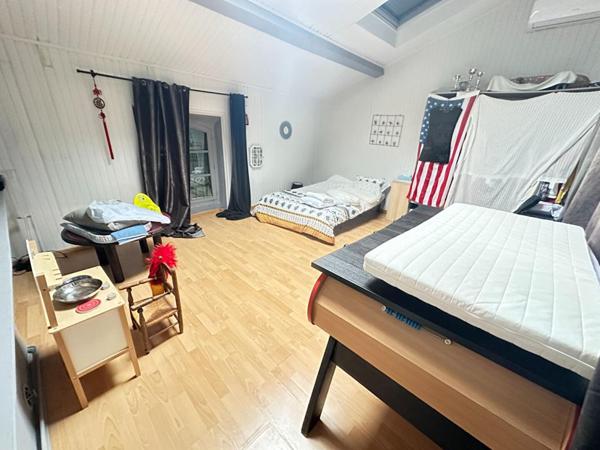 Maison de village avec garage centre ville Eyguières