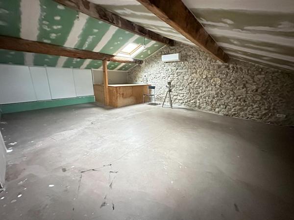 Maison de village avec garage centre ville Eyguières