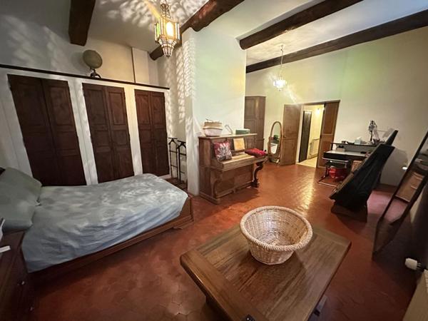 Maison de village avec garage centre ville Eyguières