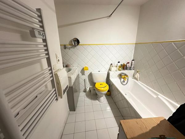 Maison de village avec garage centre ville Eyguières