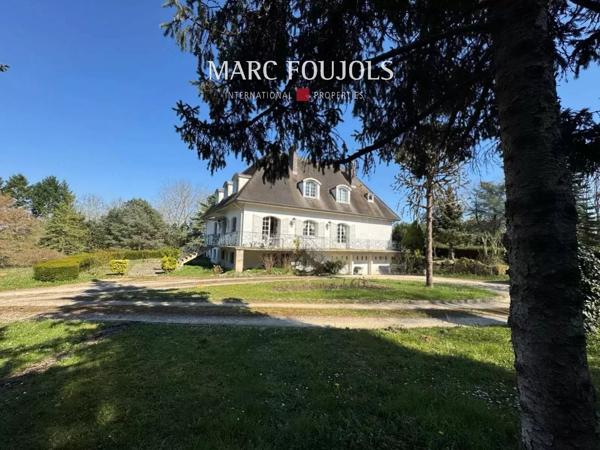 Grande Maison Familiale sur Plus de 2 Hectares avec Étang et Dépendance