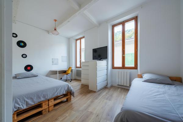 Simiane Collongue- Maison de Village 130m2