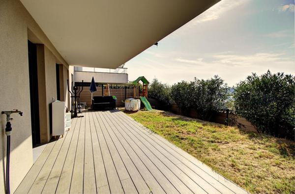 Exclusivité - Nice Saint-Antoine - Villa contemporaine avec toit-terrasse, jacuzzi et vue panoramique