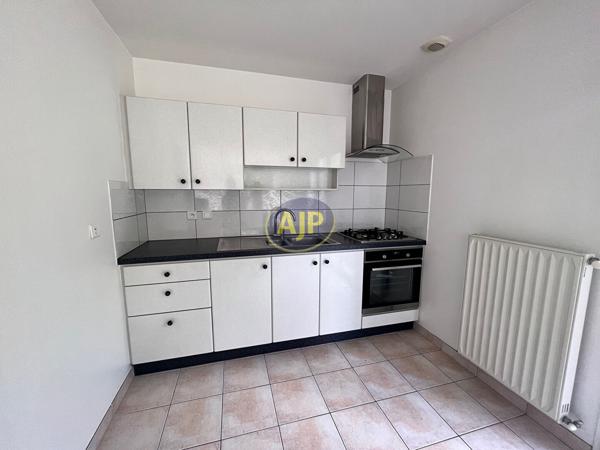 Maison à louer Noyal Pontivy : 4 pièces, 71m² avec 3 chambre(s) à 864€ - AJP Immobilier Pontivy