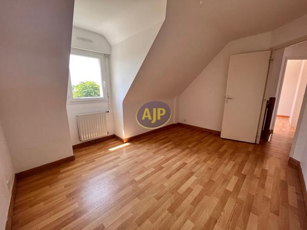 Maison à louer Noyal Pontivy : 4 pièces, 71m² avec 3 chambre(s) à 864€ - AJP Immobilier Pontivy