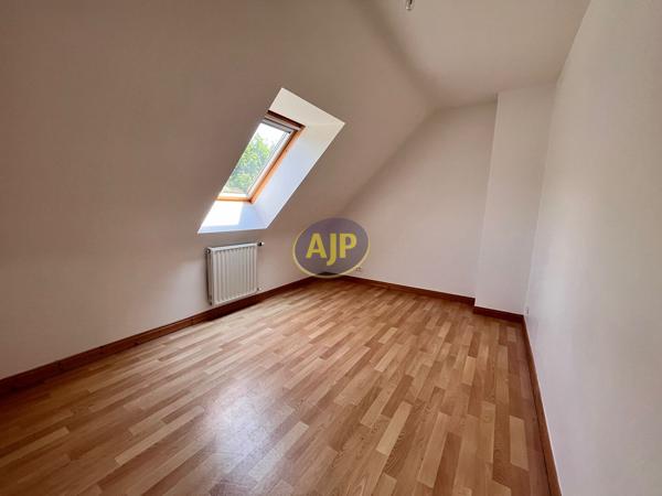Maison à louer Noyal Pontivy : 4 pièces, 71m² avec 3 chambre(s) à 864€ - AJP Immobilier Pontivy