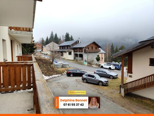 Bel appartement 2P/ T2 de 28 m2 avec grand balcon dans un chalet, au pied d'une piste